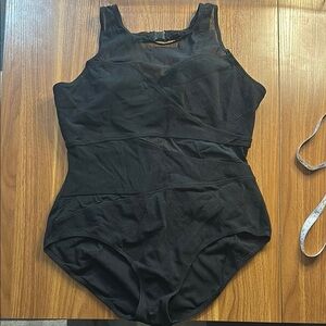 EUC Kathy Ireland Black One Piece Swimsuit with Sheer Accent Design 🫧 🫧